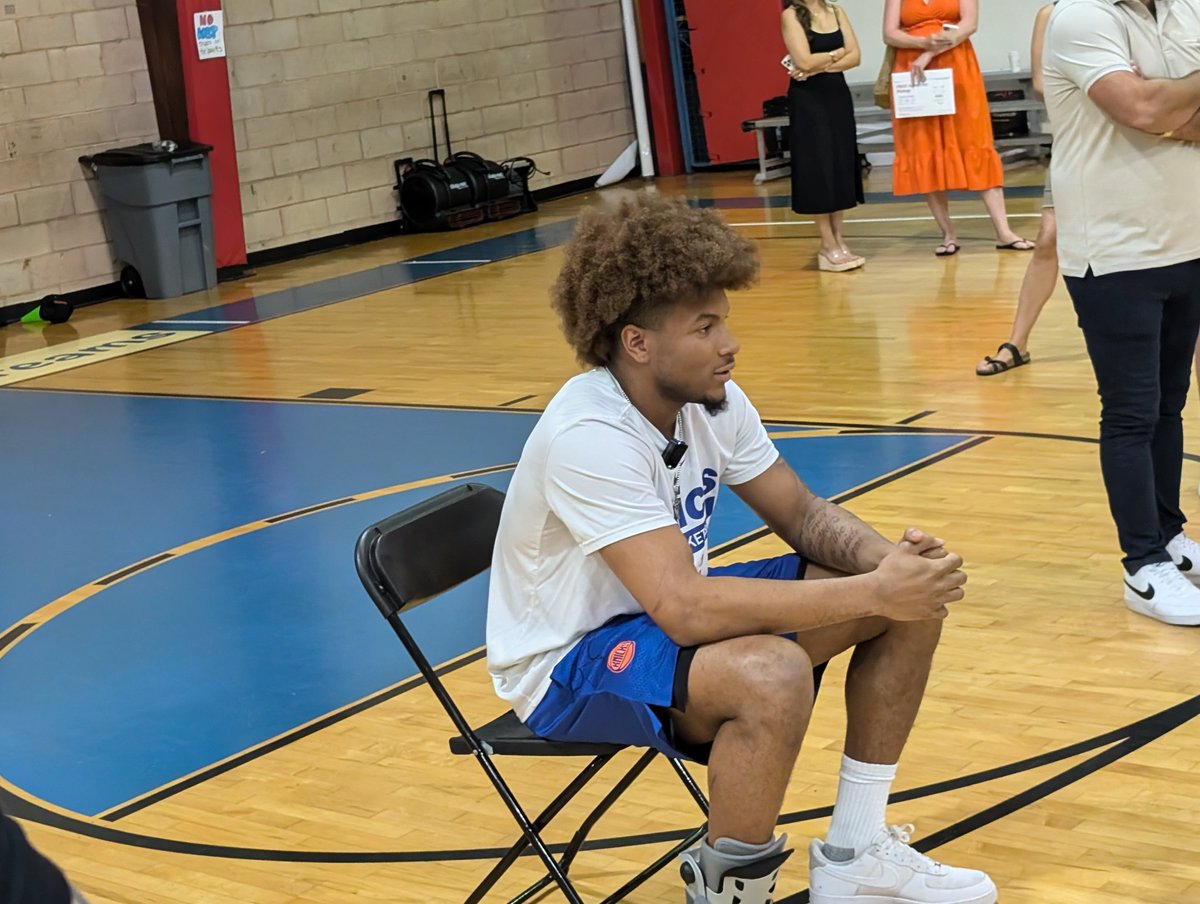 NRMedia50's tweet photo. Great Event/Basketball Clinic With Our Guy And New York Knicks Guard @deucemcb11 Live At Hoop Group In Neptune New Jersey @TheHoopGroup @monmouthcards @gigi_speer @MattChiric0 @AmyTrask @TheDnRCompany🏀🔥🔥🔥🚀🚀🚀 #NRMedia #DeuceMcBride #MonmouthCards #ProAthletesDirect https://t.co/IBRXzIAdmR