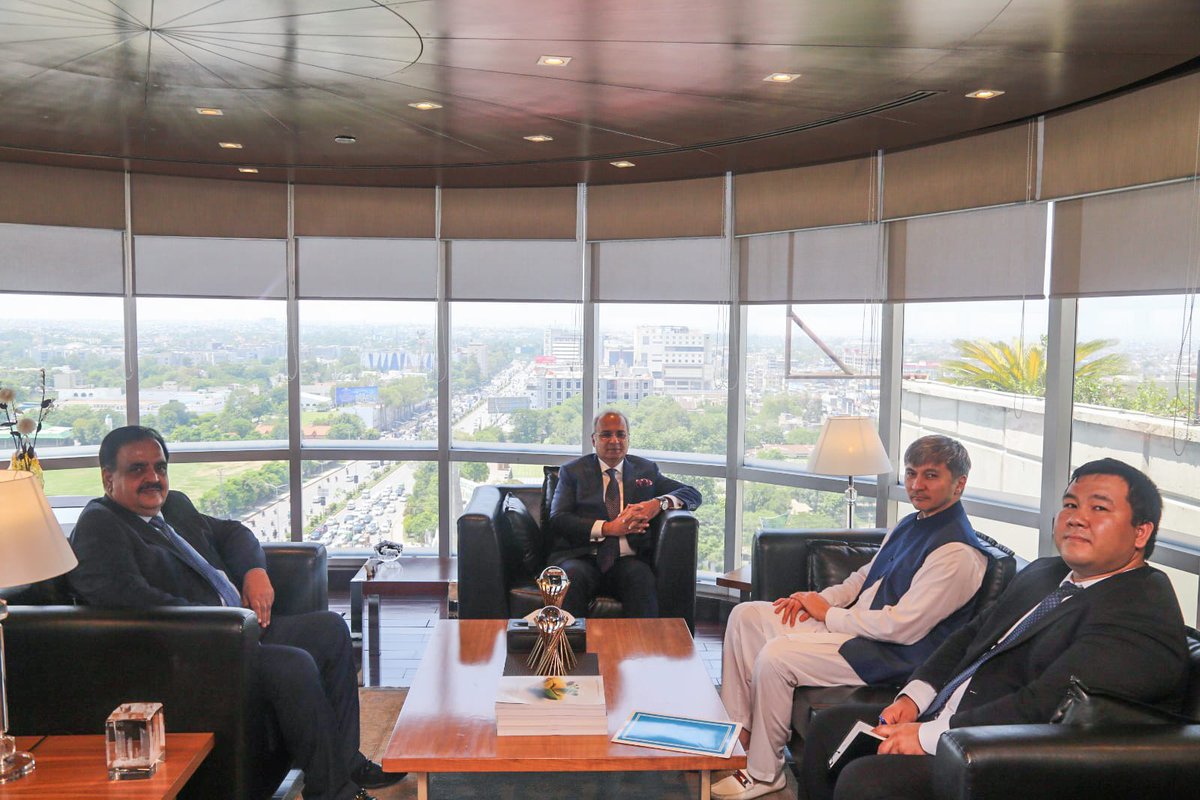 FFCL1978's tweet photo. FFC proudly welcomed the Ambassador of the Republic of Kazakhstan, H.E. Mr. Yerzhan Kistafin, along with other distinguished delegates at FFC Head Office.
During their visit, both parties explored exciting avenues for future growth and collaboration. https://t.co/34EErtppEG