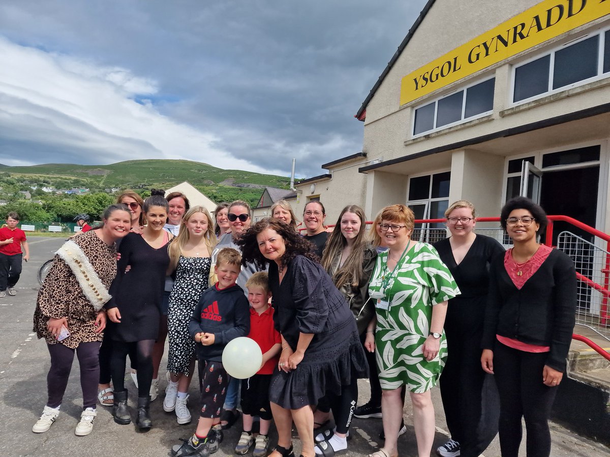 YsgLlanllechid's tweet photo. Hwyl fawr! 
@CyngorGwynedd https://t.co/WCL5nwYYsl