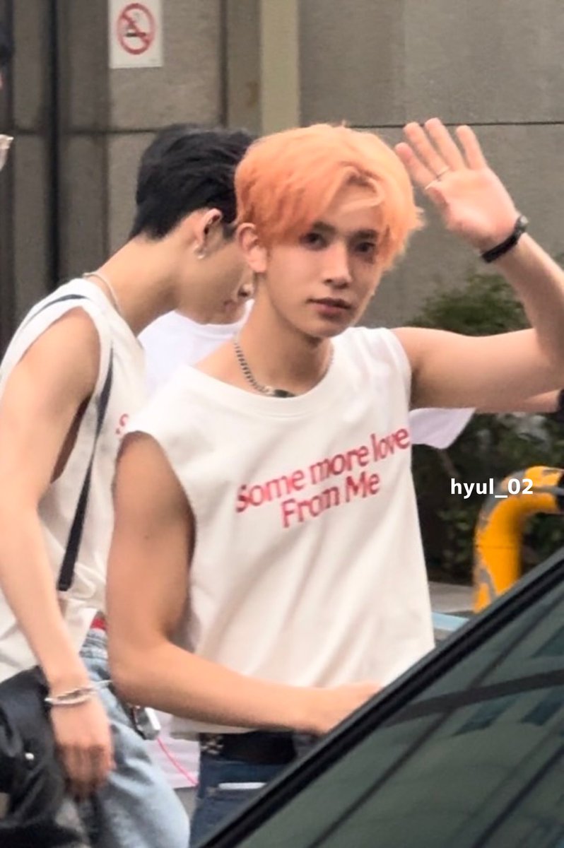 hyul_02_'s tweet photo. 240719 KBS 뮤직뱅크 퇴근

1위 축하해🏆
핸드폰으로 찍은 리얼 미모🎀

#희승 #HEESEUNG #ヒスン
#엔하이픈 #ENHYPEN https://t.co/puvwpcvW1A