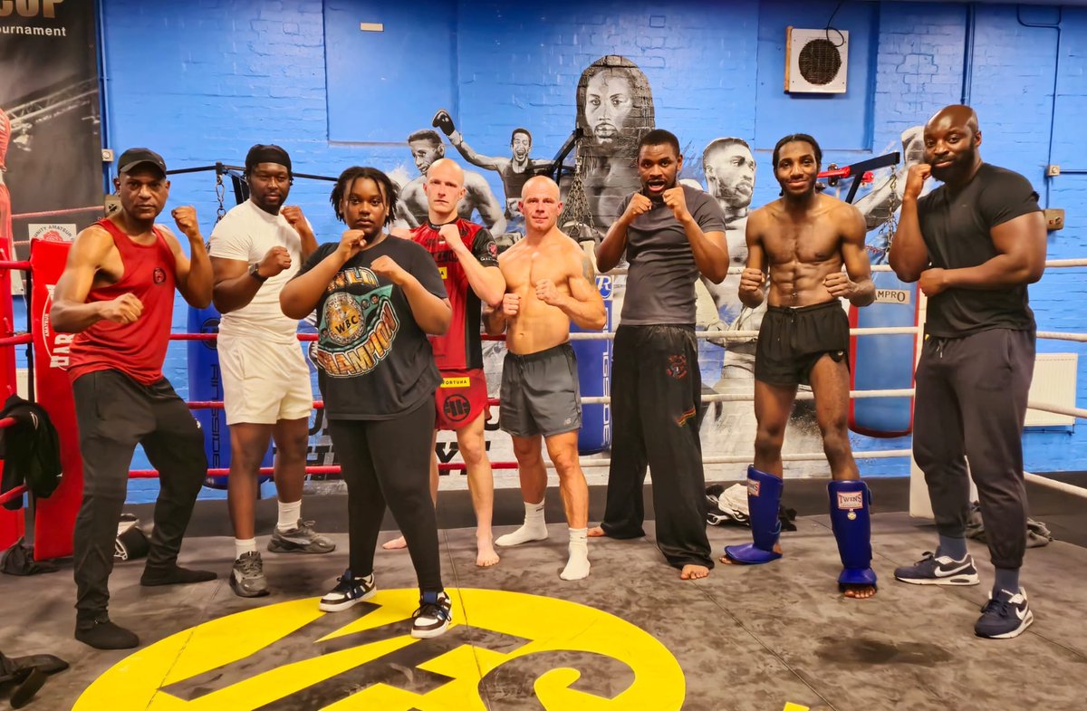 Martial_Way's tweet photo. Training in the heat last night pumped everyone up. #TottenhamKickboxingAssociation
#TottenhamCommunitySportsCentte
#kickboxing #ickboxingclub #Tottenham #Haringey #NorthLondon
Pic courtesy of @jerome_films
#sportsmotivation #getmoving #lifeismovement https://t.co/OFnzw3gqdL