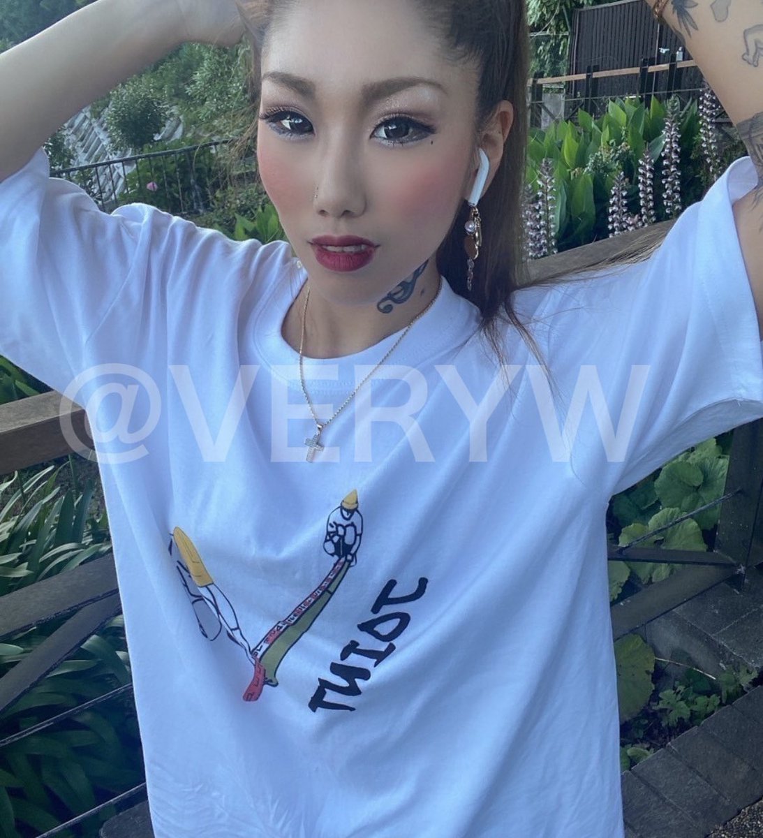 veryw1227's tweet photo. ⚡️夏休み合同プレゼント企画開催⚡️

ジョイントTシャツ
1名様にプレゼント致します🎁

未由さんからは
お楽しみ靴下新品1足プレゼント🧦

【参加条件】
◾︎ RT ＆いいね
◾︎フォロー @cbd4482  @miyudayo666 
◾︎着弾ツイート（着画など）

注文はこちら🛒
https://t.co/pWrZI48JU0

〆29日発表31日 https://t.co/OVwweikOvD