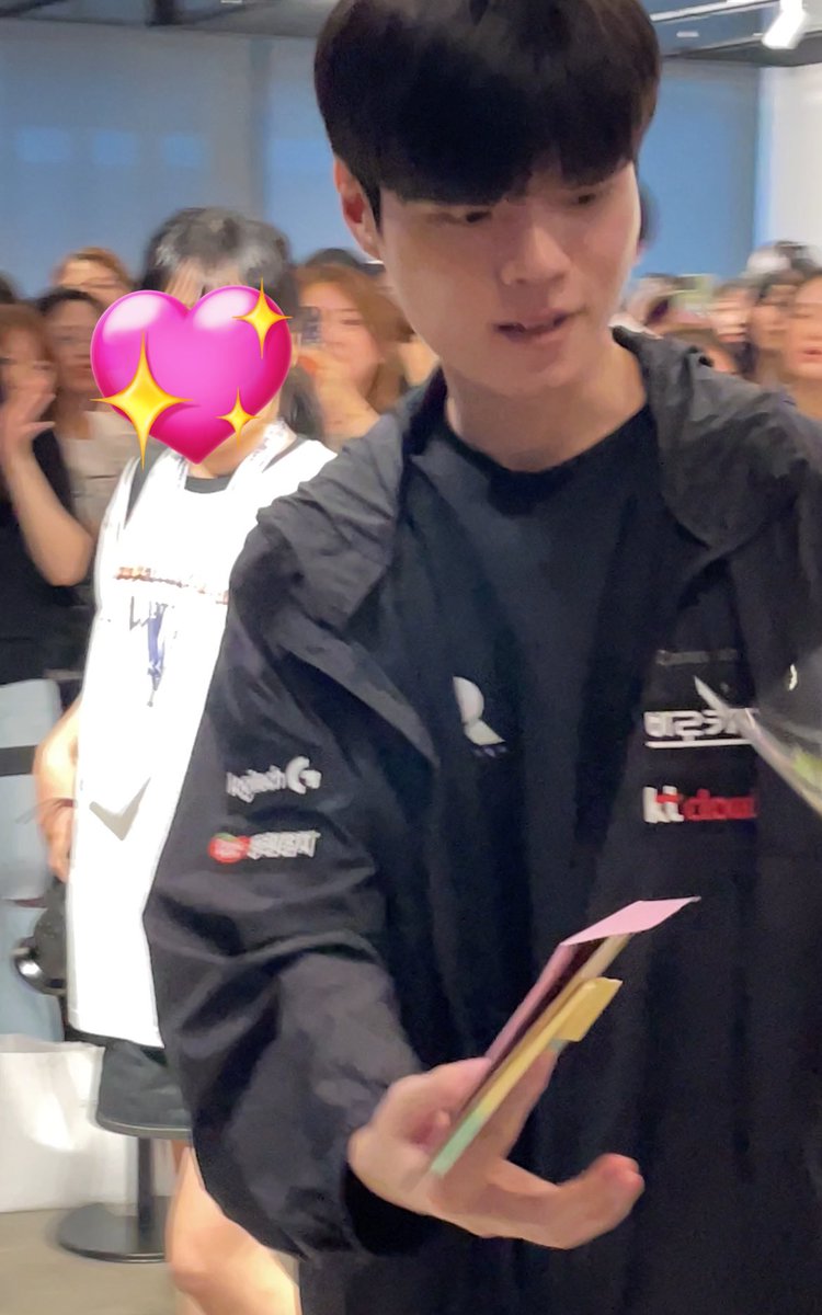이뿐 혁규 봐서 행복해용
눈 땡글 알파카 최구~~~
오늘 경기도 고생 많앗서 🥹💖