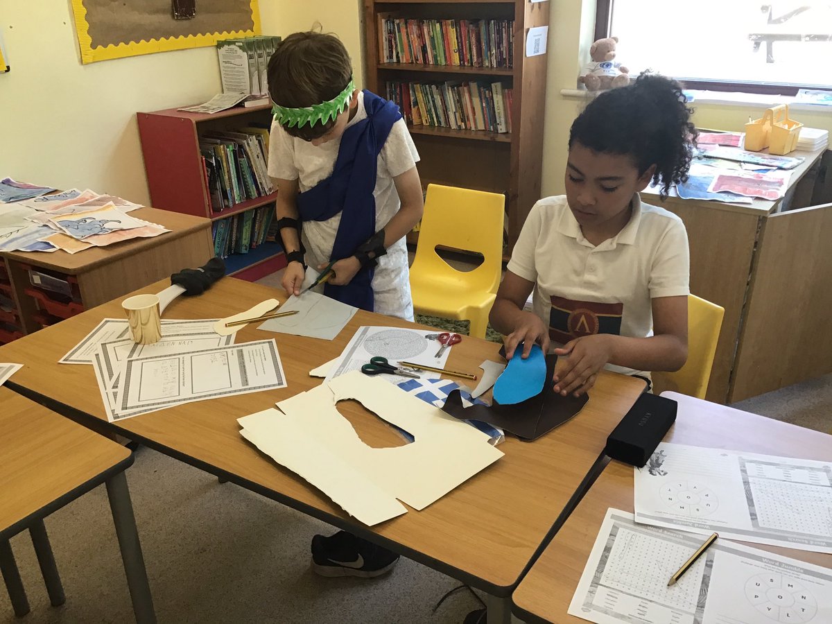 Y5_CTK's tweet photo. Making our Greek sandals that we designed last week. https://t.co/dpdo5Q5UtH