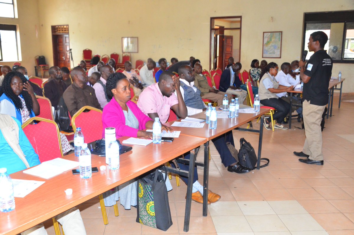 worldvoices_ug's tweet image. Part of the journey to the localisation Agenda is focussing on empowering the Local &amp;amp; National Humanitarian Actors (LNHA) to strengthen their capacity &amp;amp; their role in preparation &amp;amp; response to disasters.
#LocalizationAgenda
#DisasterResponse