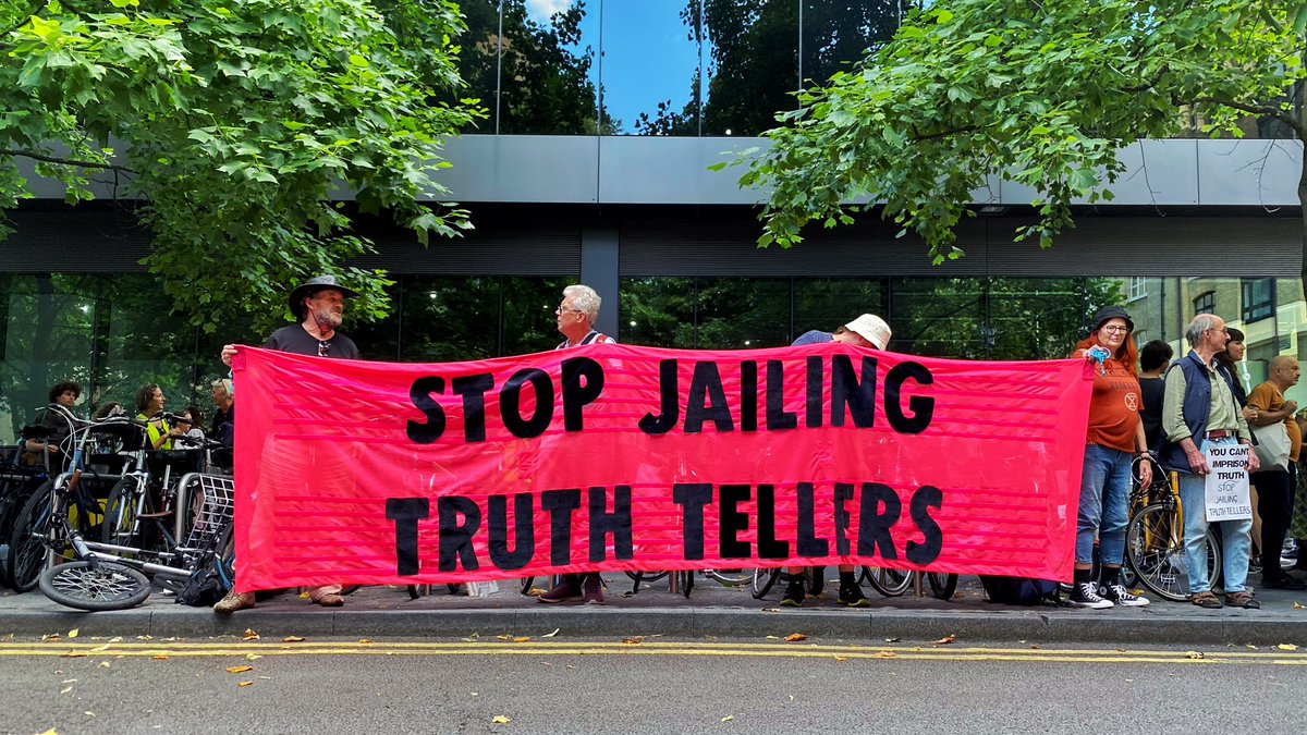 Yesterday, five truth-tellers received long prison sentences for being involved in organising peaceful protest. A combined 21yrs.

Those truth-tellers has been arrested multiple times during the trial for continuing to tell the truth in court, as was the oath they took. 1/5