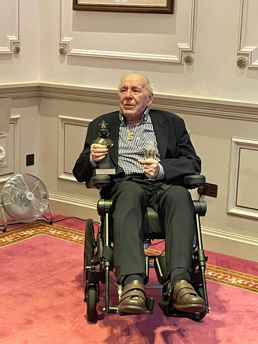OlivierAwards's tweet photo. Ahead of @hellodollyLDN's opening night, Edwin Shaw received an honorary Olivier Award to celebrate his amazing 60+ year career within the industry, with 22 of those as Box Office Manager at the @LondonPalladium. 
A huge congratulations to Edwin for his dedication to theatre. https://t.co/MXSsgX3yVN