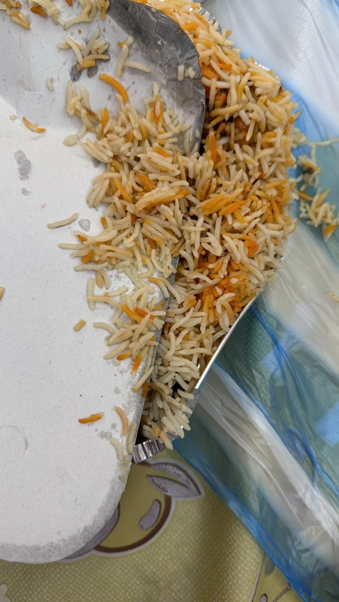 n_oon26's tweet photo. @Talabat @Talabat my second time and last to dealing with both @Talabat and @Deliveroo 

Recently i got received my food like this fro
 @Talabat !!!!! https://t.co/BvRTV5yHQZ