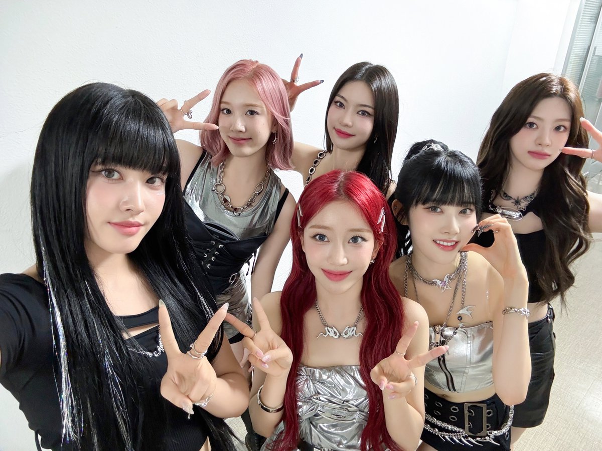 STAYC_official's tweet photo. 240719
#KBS2 #뮤직뱅크

⏳ Back to 2020

#STAYC #스테이씨  
#Metamorphic 
#STAYC_Metamorphic 
#SOBAD https://t.co/ewo6tYeV5z