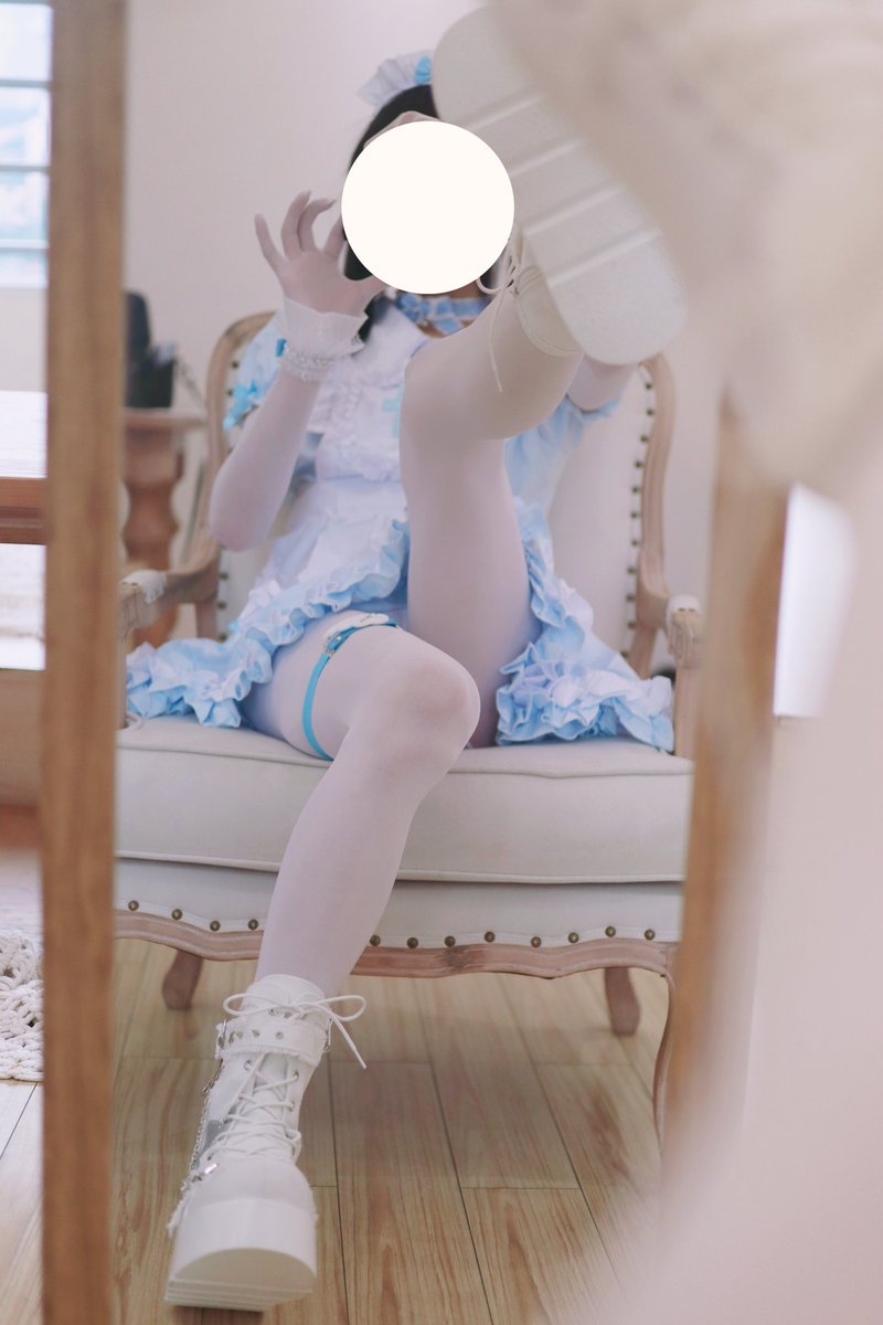 不是很淑女的雌小鬼
“再看！再看踩你哦！！╯^╰” https://t.co/Mt15J0w47p