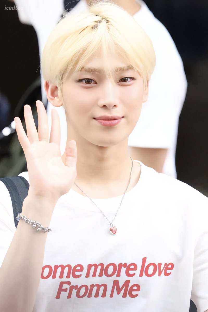 icedtea0624's tweet photo. 240719 퇴근!!

#선우 #SUNOO 
#엔하이픈 #ENHYPEN https://t.co/Tp8nqK6K3a