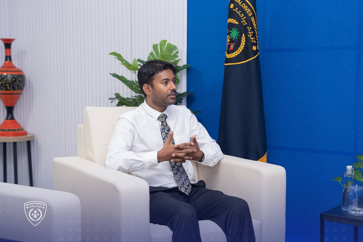 ImmigrationMV's tweet photo. The CEO and Managing Director of @mmprc_corporate, Ibrahim Shiuree, met with the Controller General of Immigration, @ShamaanW. The main topic of discussion was collaboration on developing the @BorderMilesMv program and promoting Maldives as a tourist destination, as well as optimizing tourist-related processes.

#visitmaldives #worldsleadingdestination