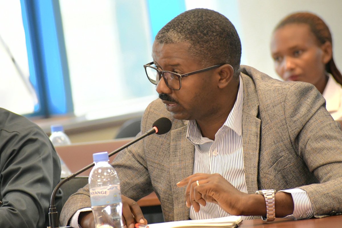 RwandaSouth's tweet photo. Nonaha, kubiro by'Intara y'Amajyepfo hari kubera inama irebera hamwe ishyirwa mu bikorwa ry’umushinga #CDAT ,hari  kuganirwa kandi ku  bikorwa by’umwaka wa 2024/25 bijyanye no gufata neza ubutaka ku bufatanye na @RwandaAgriBoard https://t.co/XrhgTZJDni