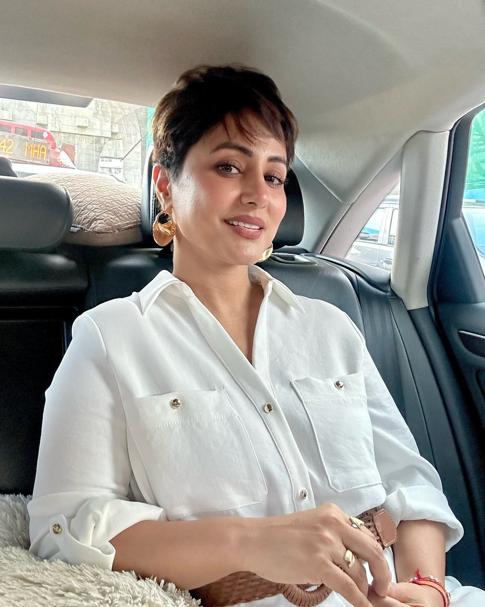 that bloody confidence and aura is still there.

#Hinakhan