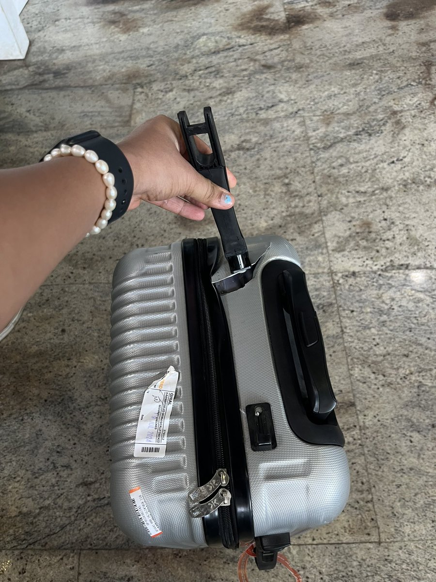 The airline claims to give me penny for this baggage damage <a href="/AkasaAir/">Akasa Air</a>