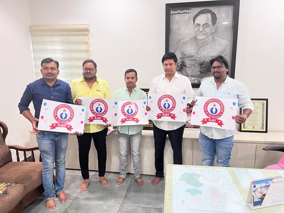sjatelangana's tweet photo. Journalist Premier League (JPL) 2024 brochure launched by Malkajgiri MLA Marri Rajasekhar Reddy. 
@MarriRajasekar 

#JPL2024 #JPL #JournalistPremierLeague #SJAT #SportsJournalistsAssociationTelangana https://t.co/d6XiGN3J5C
