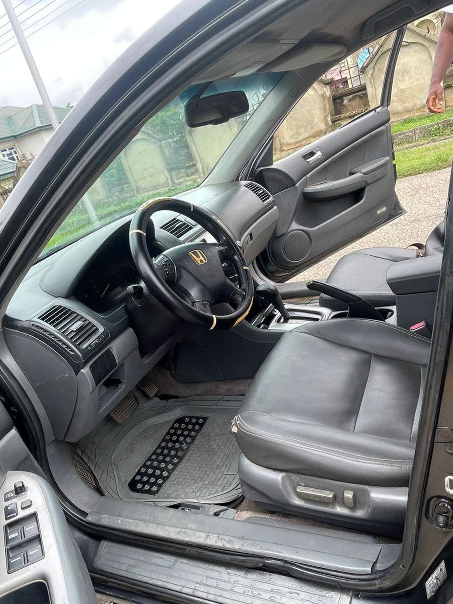 IniongunT's tweet photo. *Super sharp first body Honda dc with untampered engine and chilling AC buy and drive
Price 3.5m 
Location Abuja 
07037784691 https://t.co/RdvsGehc8V