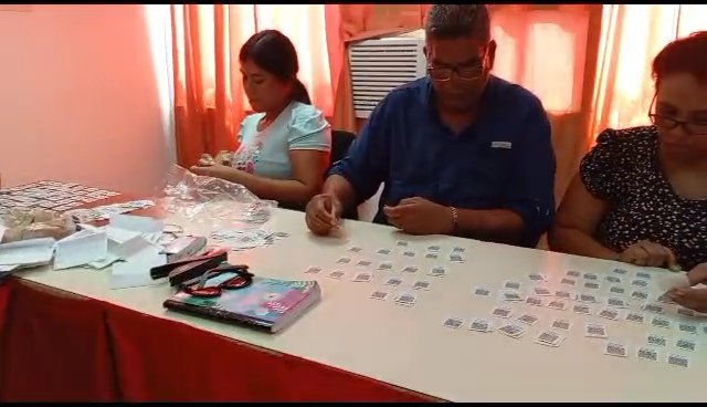 CDCESucre's tweet photo. En el salón Gran Mariscal del @CDCESucre se realizó Sellado de Títulos de Bachiller y entrega de QR al municipio Cruz Salmerón Acosta y a la Pquia. Santa Inés del municipio Sucre.

#PuebloVictorioso 
#Educación 
#Mppe 
@NicolasMaduro
@MPPEDUCACION 
@_LaAvanzadora 
@KarenlyPSUV https://t.co/obrxf5AHWE