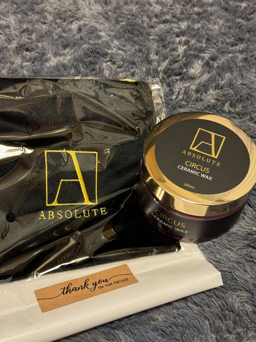 yattiy's tweet photo. 初めてのABSOLUTE Wax
CIRCUS 届いた〜♪♬
甘〜い香り
うまく塗れるかしら🚙
楽しみ😊
#ABSOLOTE
#SpeedShine https://t.co/CG73I5zqDY