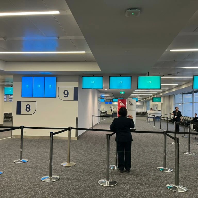 ¡🚨🔵 "Pantalla azul de la muerte"! Un apagón informático a nivel mundial afecta a bancos, aeropuertos y más 🔵🚨

🌐 Servicios tecnológicos, incluidos los de Microsoft, enfrentaron problemas globales debido a un fallo en la empresa de ciberseguridad CrowdStrike.

🏦✈️ Afectados: