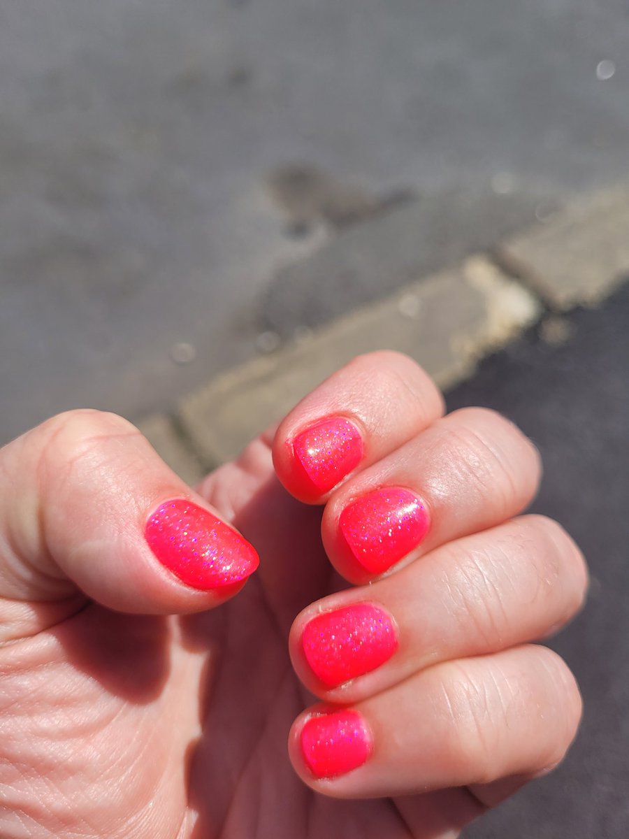 jessicaparker57's tweet photo. #Harehills is open for business.  Nails and tyres this morning.  I love East Leeds. https://t.co/XxhMoyMKxB