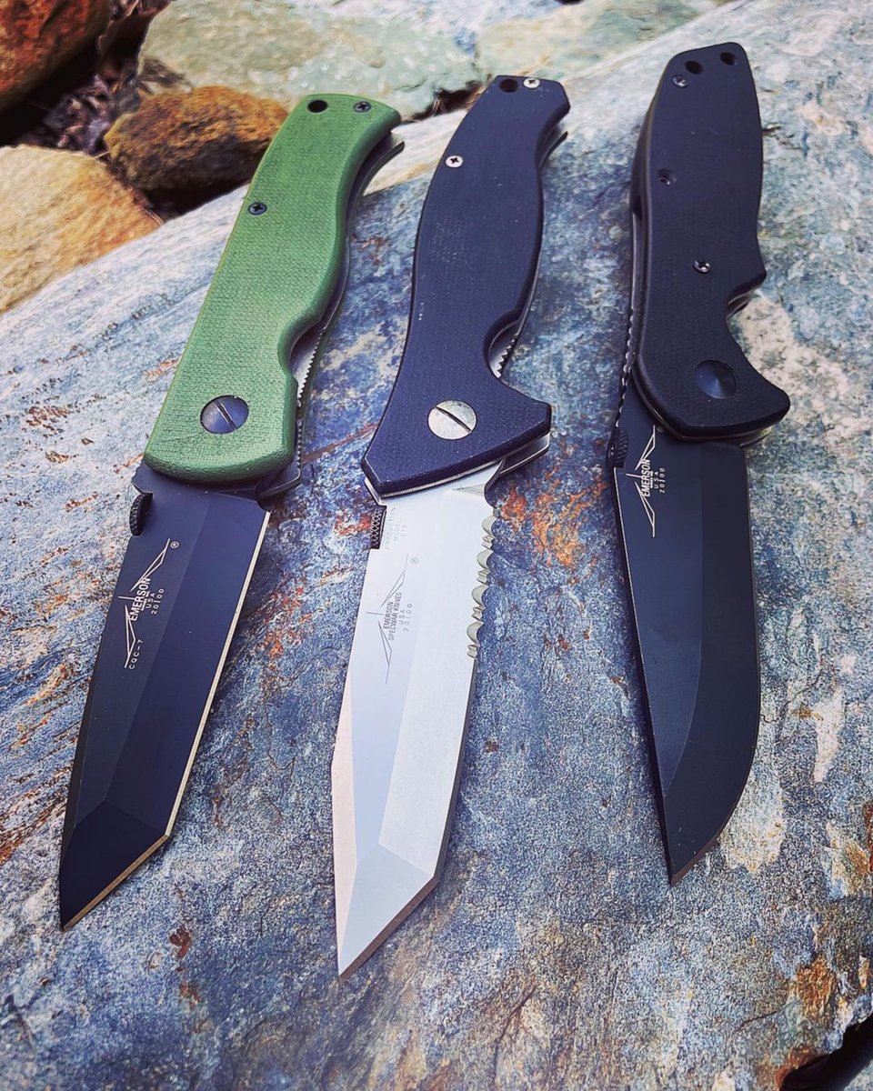 Emerson_knives's tweet photo. Flashback Friday!!
#Repost @emerson_knife_owners_group
・・・
Flashback Fighter Friday. Anyone notice something odd about the Mach1? 🤔 #ekog #emersonknivesinc #edc #knife #ekiordie #pocketdump #knifecollectors #pocketknife #tactical #tacticalknife #emersonknifeownersgroup https://t.co/ZJGuXteMXB