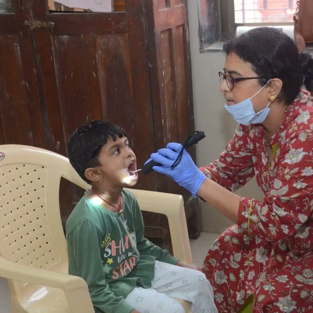 myudaantrust1's tweet photo. Here's a few snapshots from the Dental Checkup hosted by Medtronic India at our Byculla School yesterday.
@Medtronic
#MyUdaanTrust #DentalCamp #medtronicindia #MumbaiSchools #LearninglsFun #healthandwellness https://t.co/hcgU5eWOxS