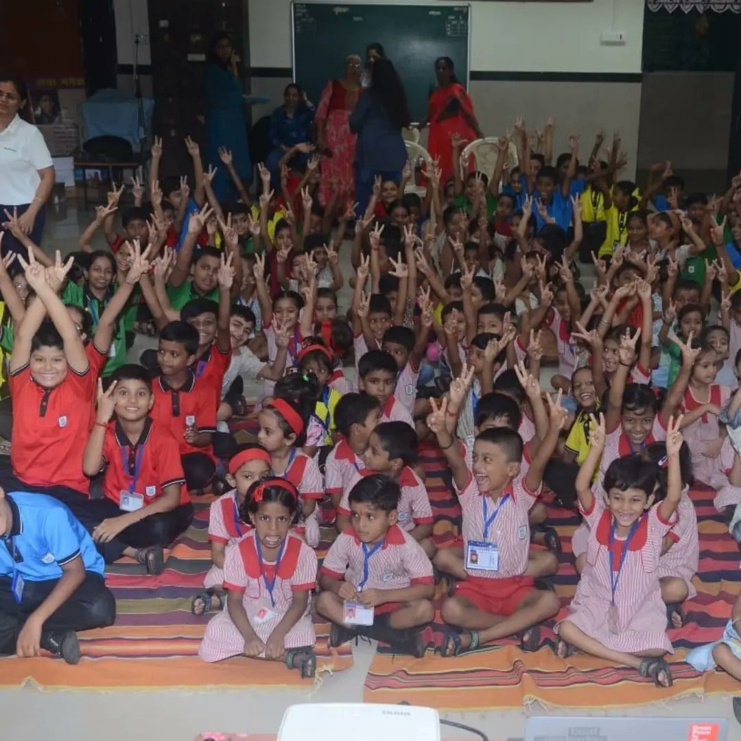 myudaantrust1's tweet photo. Here's a few snapshots from the Dental Checkup hosted by Medtronic India at our Byculla School yesterday.
@Medtronic
#MyUdaanTrust #DentalCamp #medtronicindia #MumbaiSchools #LearninglsFun #healthandwellness https://t.co/hcgU5eWOxS