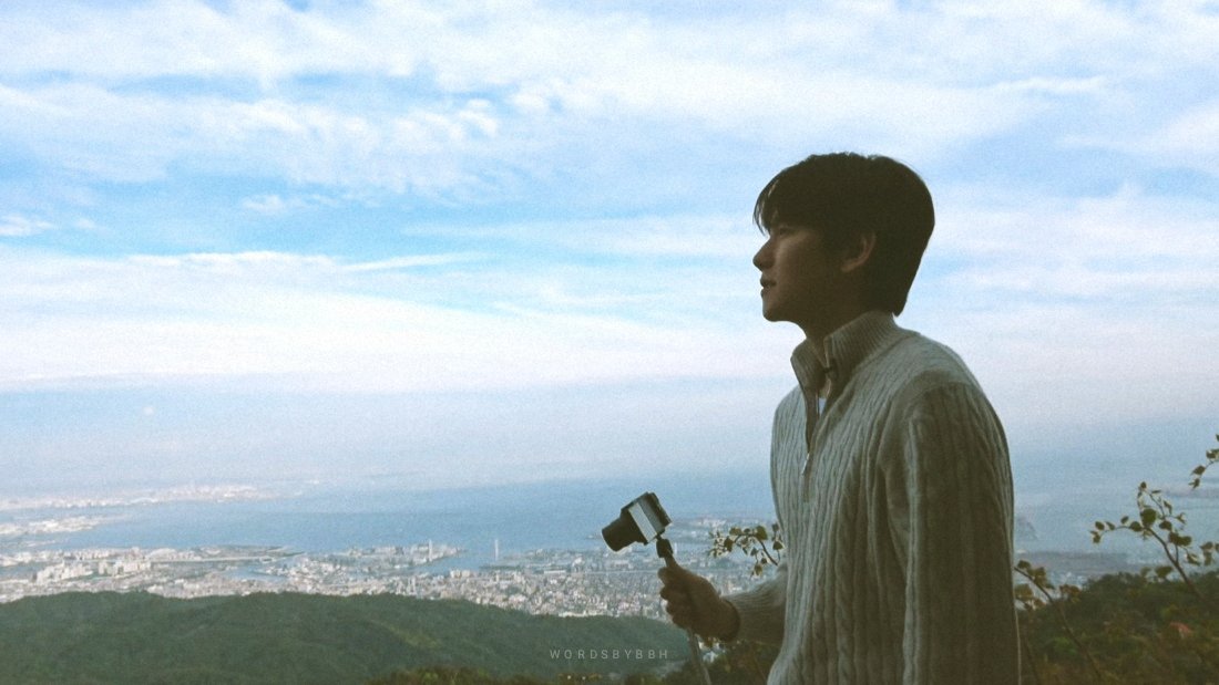 wordsbybbh's tweet photo. baekhyun in nature 🍃 https://t.co/u7MqZjrzsG