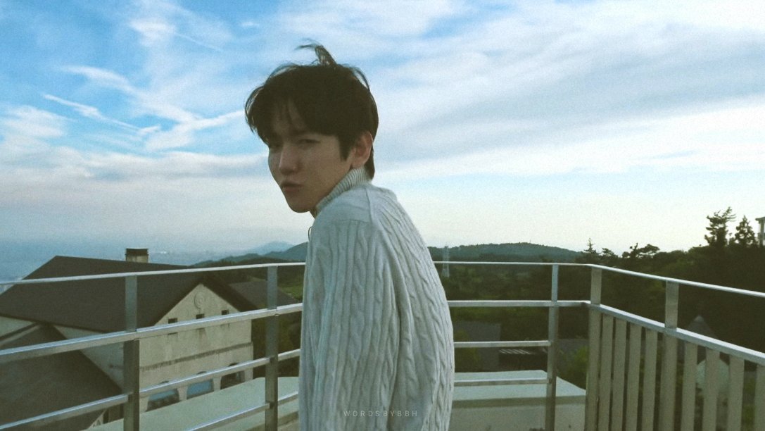 wordsbybbh's tweet photo. baekhyun in nature 🍃 https://t.co/u7MqZjrzsG
