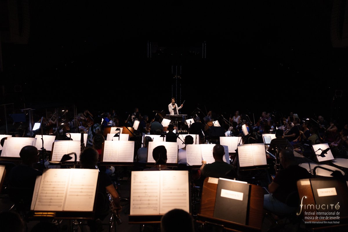 fimucite's tweet photo. Hoy nos colamos en el ensayo de LA LA LAND LIVE-TO-PICTURE. Prepárate para una experiencia única con la OST dirigida por Justin Hurwitz. 🎥✨
Importante: Habrá mucha actividad en el área del auditorio. Llega temprano y usa transporte público. https://t.co/66wsT1P6n4