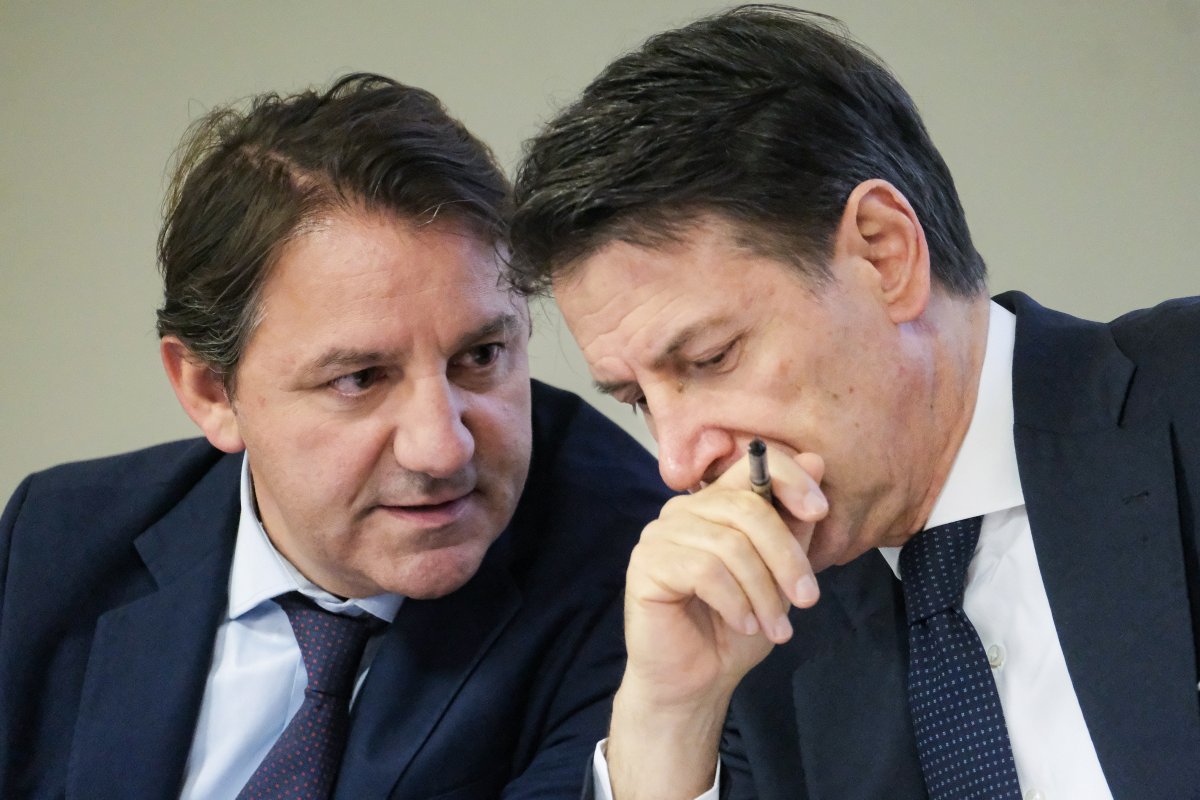 TodayEuropa's tweet photo. "Il M5s è progressista, in Italia un Fronte popolare come in Francia contro la destra". Intervista a @PTridico sull'adesione del @M5S_Europa al gruppo @Left_EU  al Parlamento europeo e sul no a von der Leyen https://t.co/XdGM9aZUxZ https://t.co/4M1hIYj2Qw