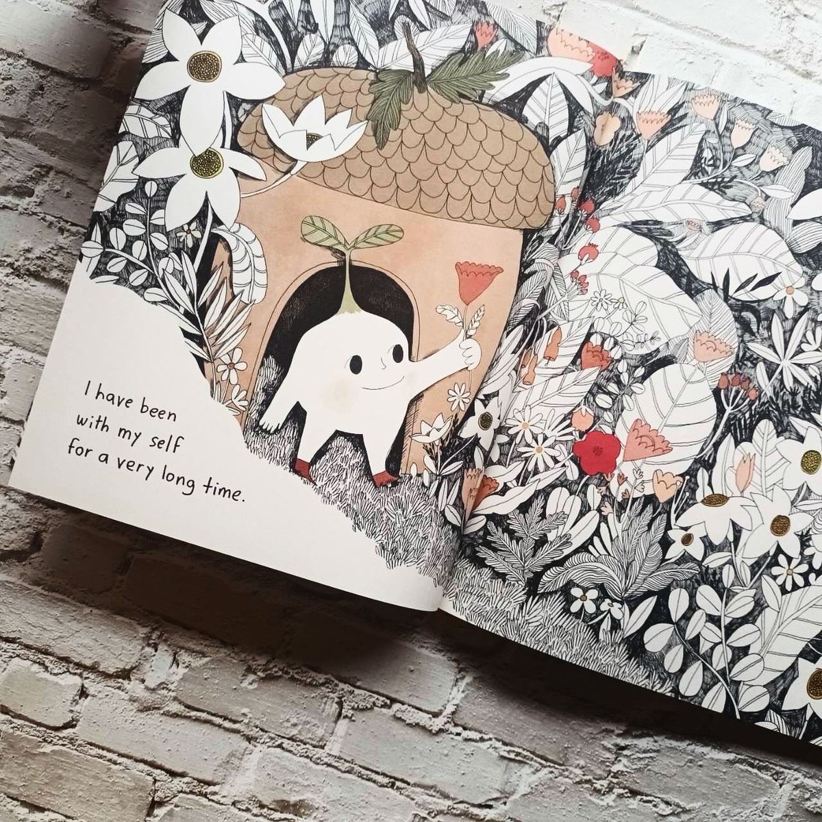 Booksmith2014's tweet photo. This picture book encourages the youngest readers to get to know, love and be kind to their wonderful selves and the equally wonderful selves around them.
https://t.co/wfwtrq84qJ
.
#Thebooksmith #bookshop #ร้านหนังสืออิสระ #bookforyou #kidsbooks #childrenbook #illustrated #story https://t.co/eTOT3q9f7H