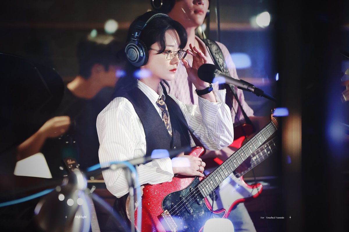 YM_Highlight's tweet photo. 240718 김이나의 별이 빛나는 밤에📸
#터치드 #윤민 

@band_touched https://t.co/P4XK8jP9mo