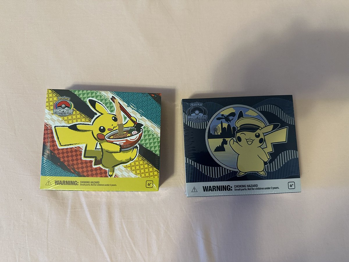 _23EJB_'s tweet photo. So i moved into a new house &amp; my wife is telling me i don‘t need all my Pokemon stuff therefore i‘m selling a lot of stuff, Competitor Stuff, Promo Booster, Yokohama Deck &amp; more, feel free to reach out to me with offers 😌 https://t.co/avG6dzvr8D