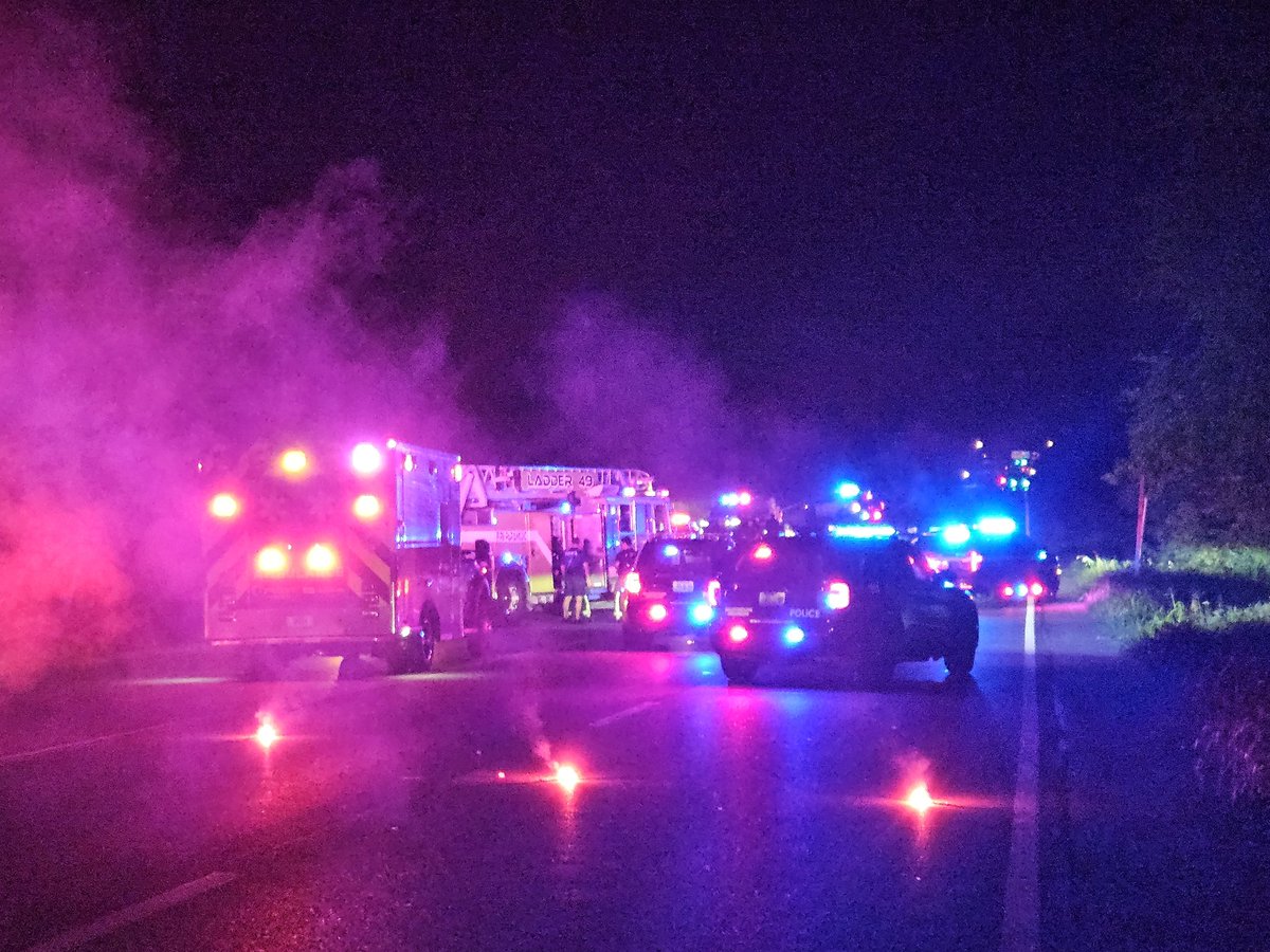 DrewMitchellTV's tweet photo. @NOCOFR and @MSHPTrooperC work a fatal crash overnight on highway 367 south of interstate 270 in Bellefontaine Neighbors. One person died and one other injured @KMOV https://t.co/OFCIiWGWHm
