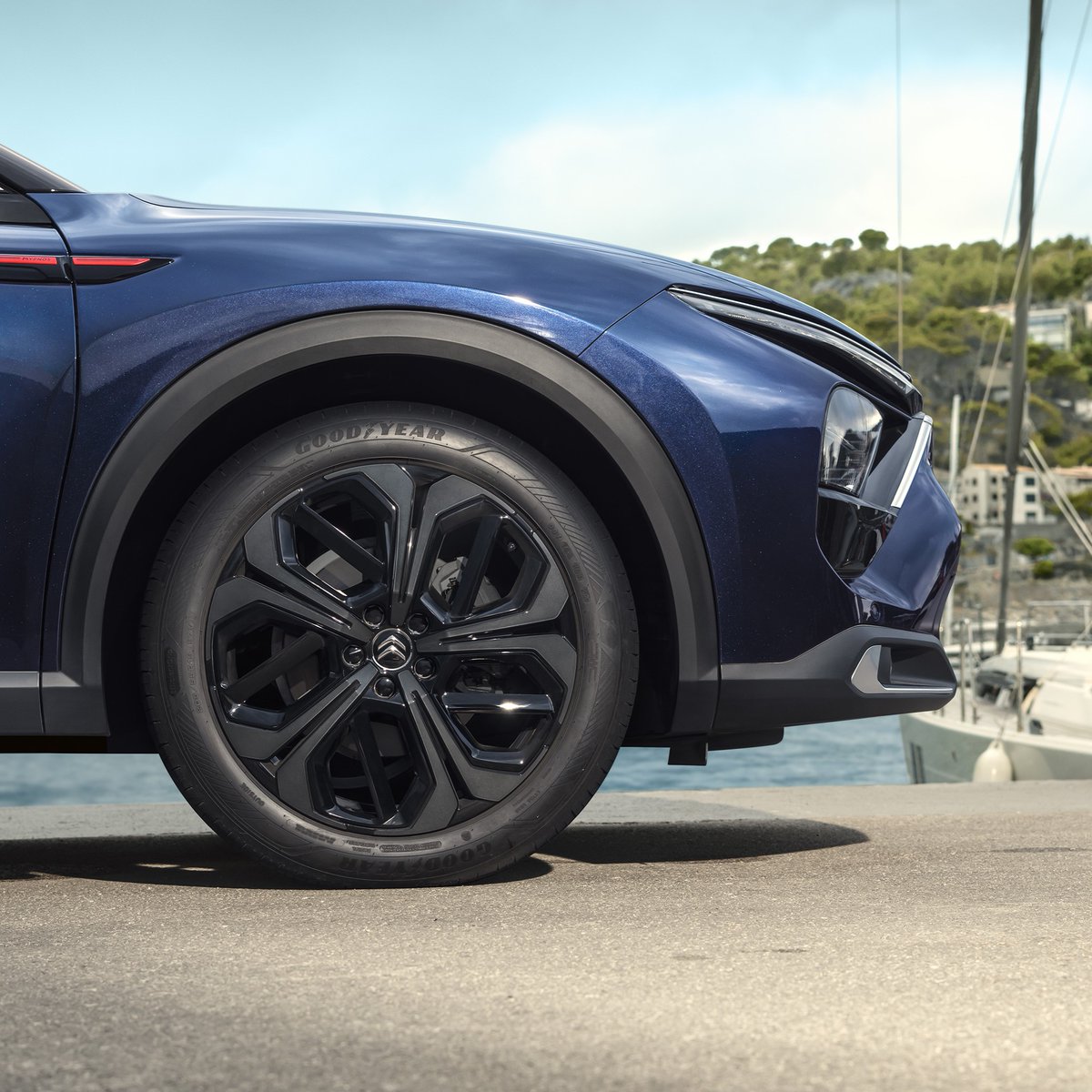 CitroenUK's tweet photo. It's that time of year.... sand is about to make a big comeback in the car😤​
​
#SummerHolidays #Summer #Beach https://t.co/iEjgx18dli