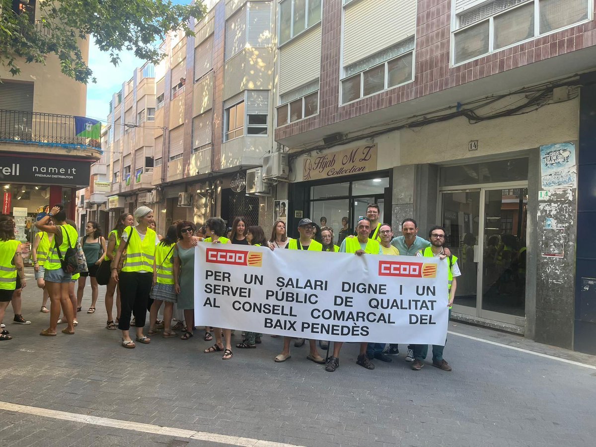 Les treballadores i treballadors del Consell Comarcal del Baix Penedès  s'han concentrat aquesta setmana per uns salaris dignes i un servei  públic de qualitat.