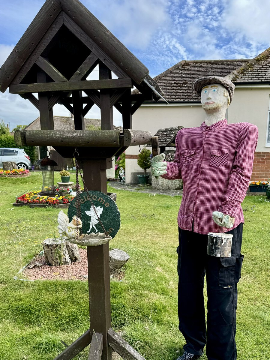 PolegateCF's tweet image. SUSSEX DOWNS SCARECROW FESTIVAL 2024

This Scarecrow can be found in West Close, Polegate.

To find out more or to enter the competition please visit - polegatecommunityfoundation.org.uk/sussex-scarecr…

#SussexScarecrows #PolegateCF