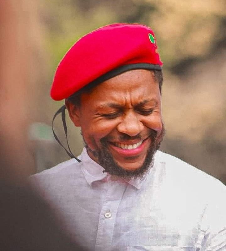 MapulaMokgosang's tweet photo. Gayton learned today that Parliament is not Twitter. Nkga eja nkgawane ka kua. 🙌🏾😂🤣 https://t.co/RM5Uvgl2RS