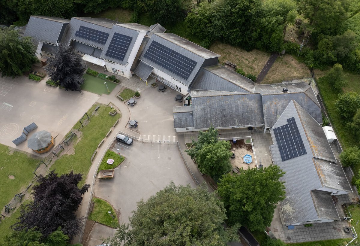 We've installed 100 solar panels at Ysgol Porth Y Felin in Conwy, generating 36,820kWh annually and saving 4.5 tonnes of CO2, equivalent to planting 207 trees per year. A big step towards sustainability! tinyurl.com/2bf7w3kc #21stCenturySchool #CleanEnergy #Conwy #GreenEner...