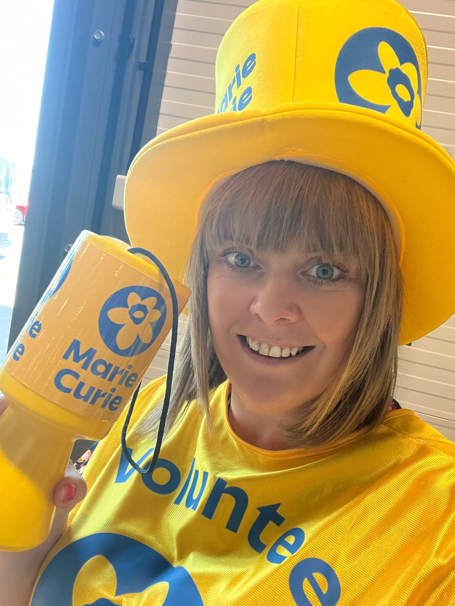 At #Kirkby <a href="/Morrisons/">Morrisons</a> today fundraising for the amazing <a href="/mariecurieuk/">Marie Curie</a> #CSR