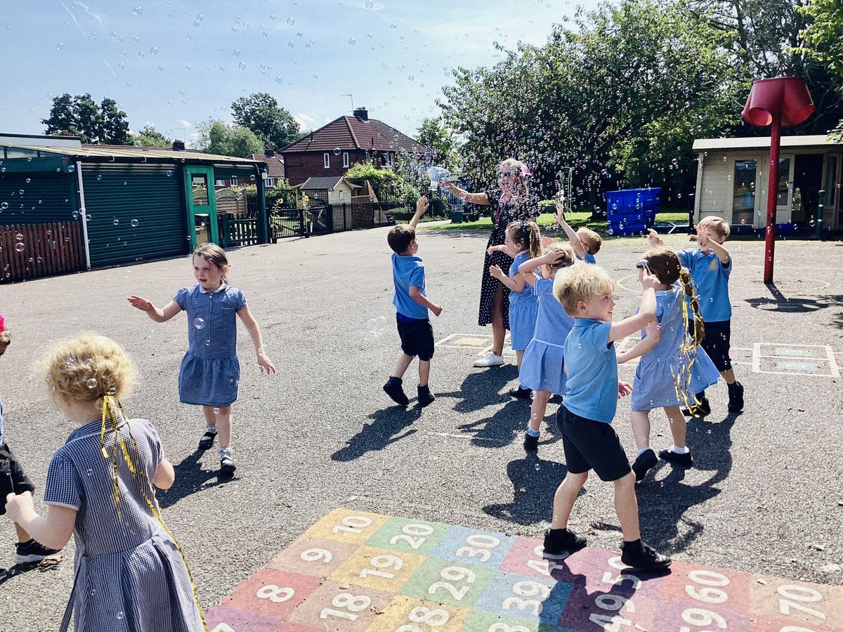 Miss Davies tweet media