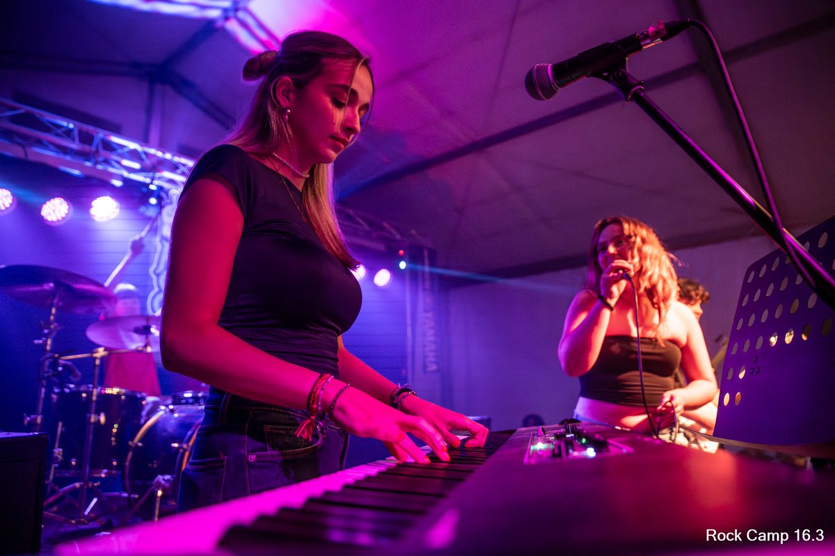 RockCampES's tweet photo. Os dejamos con algunas fotillos de la #MiddleJam de #rockcamp163. ¡Esta noche tendremos la #FinalJam! ¡Qué ganas de escuchar a todos los acampados!
#rock #campamento #vernao #concierto #musica #campamentojuvenil https://t.co/7zy07gF7SM