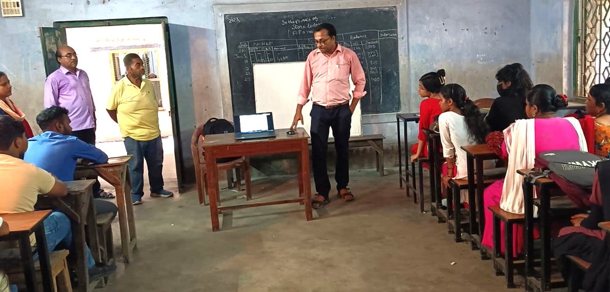 UBpsbdn's tweet image. A workshop on NAPS and WBAPS conducted today at  Durgapur to engage with students and educators, providing them with valuable information on apprenticeship opportunities and skill development.

#skilldevelopmentt #naps #wbaps #empoweringyouth #workshop