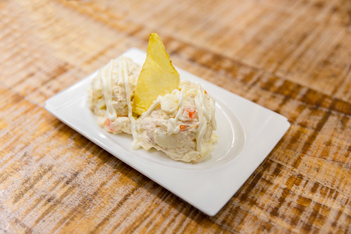 Mesonserranito's tweet photo. Esta ensaladilla hay que probarla, la textura y el sabor de siempre 😋

Esperamos la calificación de @EnsaladillaODER 👀 https://t.co/tgAi6Lj3lN