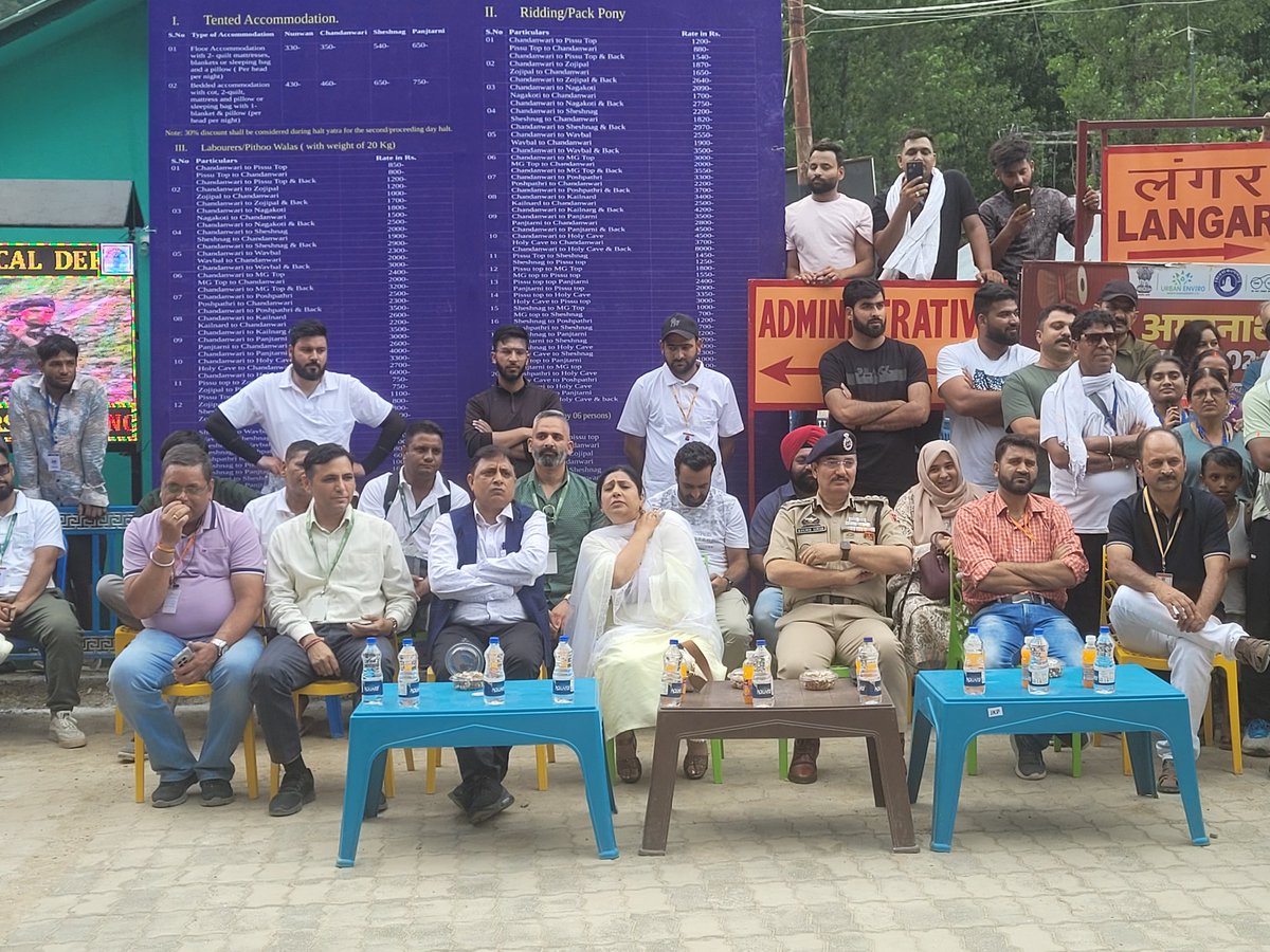 mission_sbm's tweet photo. Exciting day at Nunwan Basecamp! A Nukkad Natak show was performed to spread vital awareness about safe sanitation practices during Shri Amarnath Ji Yatra. Let's stay informed &amp; maintain hygiene for a safe pilgrimage journey. #ShriAmarnathJiYatra #Awareness @listenshahid https://t.co/CwHlQ0yTfh