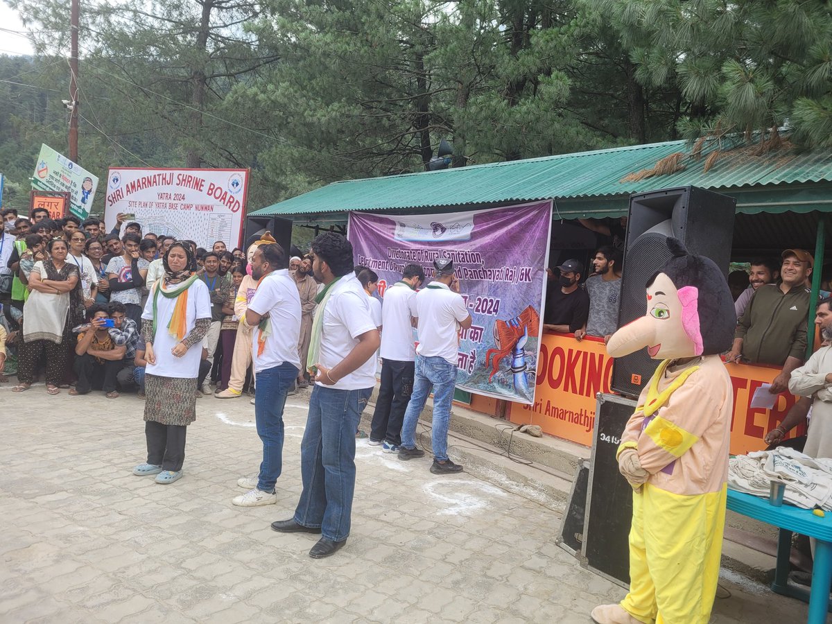 mission_sbm's tweet photo. Exciting day at Nunwan Basecamp! A Nukkad Natak show was performed to spread vital awareness about safe sanitation practices during Shri Amarnath Ji Yatra. Let's stay informed &amp; maintain hygiene for a safe pilgrimage journey. #ShriAmarnathJiYatra #Awareness @listenshahid https://t.co/CwHlQ0yTfh