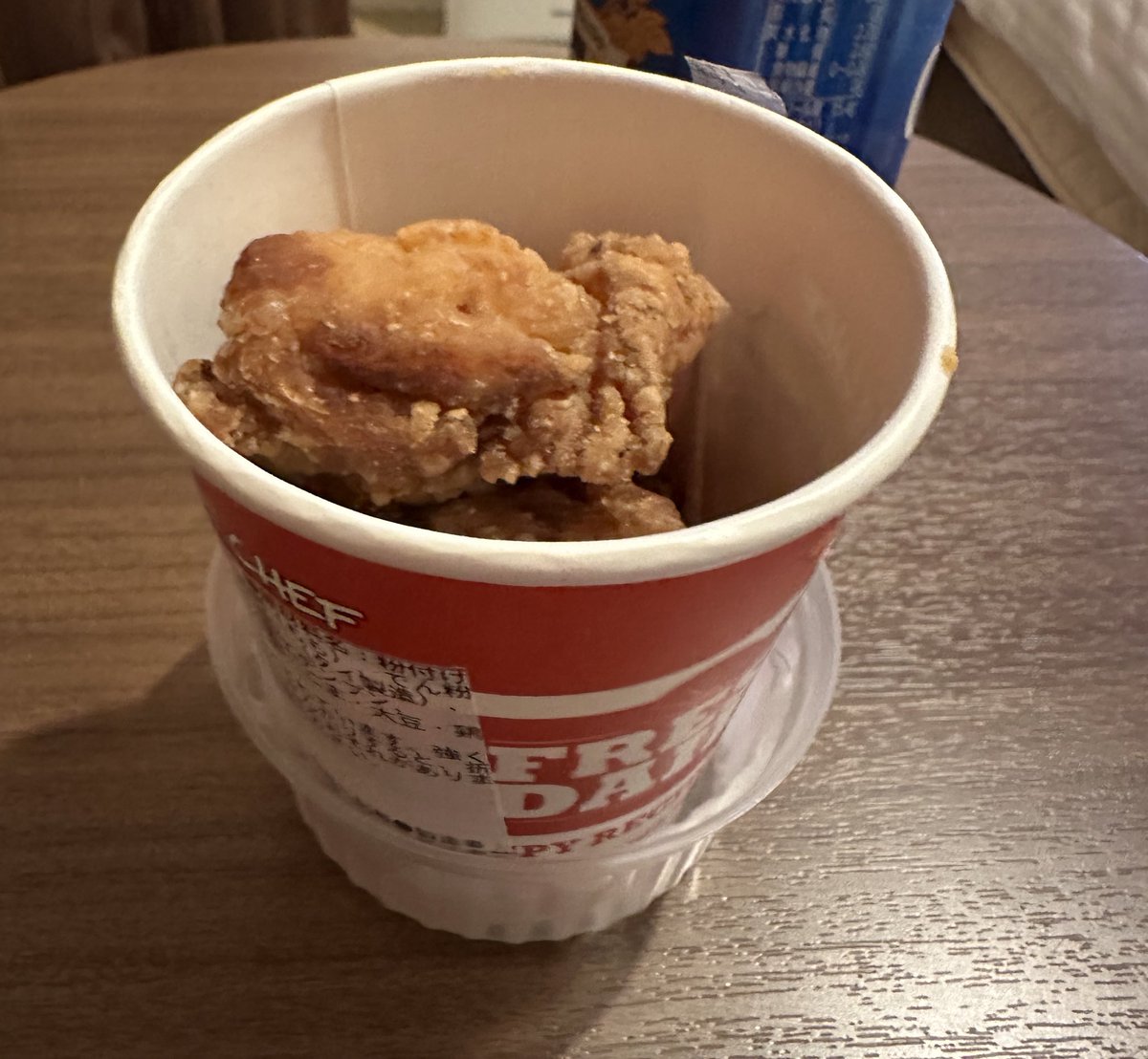 HidekyunC's tweet photo. ドリンクホルダープリーズ https://t.co/h1bhQfeq0F