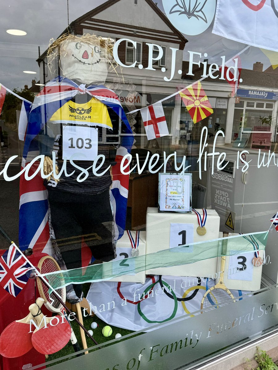 PolegateCF's tweet image. SUSSEX DOWNS SCARECROW FESTIVAL 2024

This Scarecrow can be found in High Street, Polegate.

To find out more or to enter the competition please visit - polegatecommunityfoundation.org.uk/sussex-scarecr…

#SussexScarecrows #PolegateCF